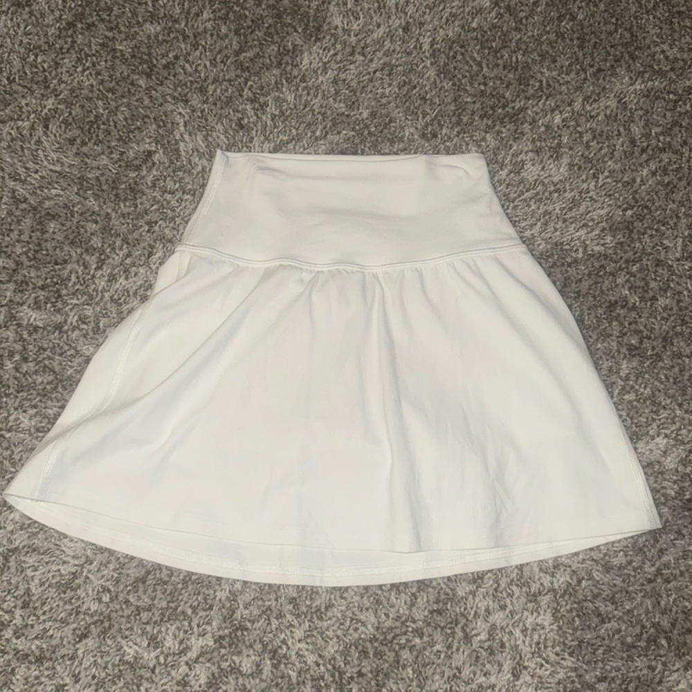 SIZE 2 WHITE LULULEMON SKIRT